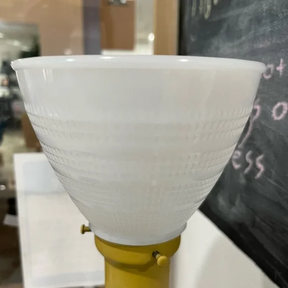 Antique glassware White lamp shade only - Picture 4 of 12